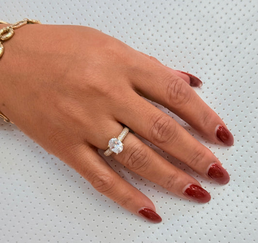1736- NEW 10K Oval Cz Engagement Ring W.G