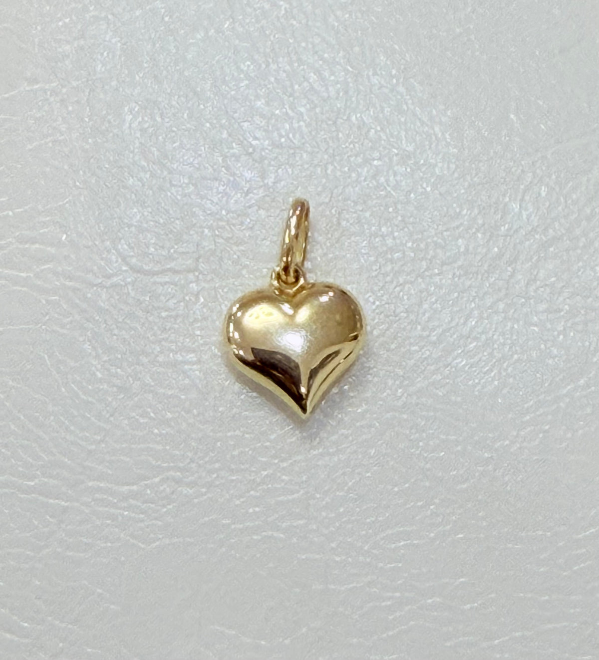 1822- 14K Hollow Gold Heart Pendant (10x10mm) W.G