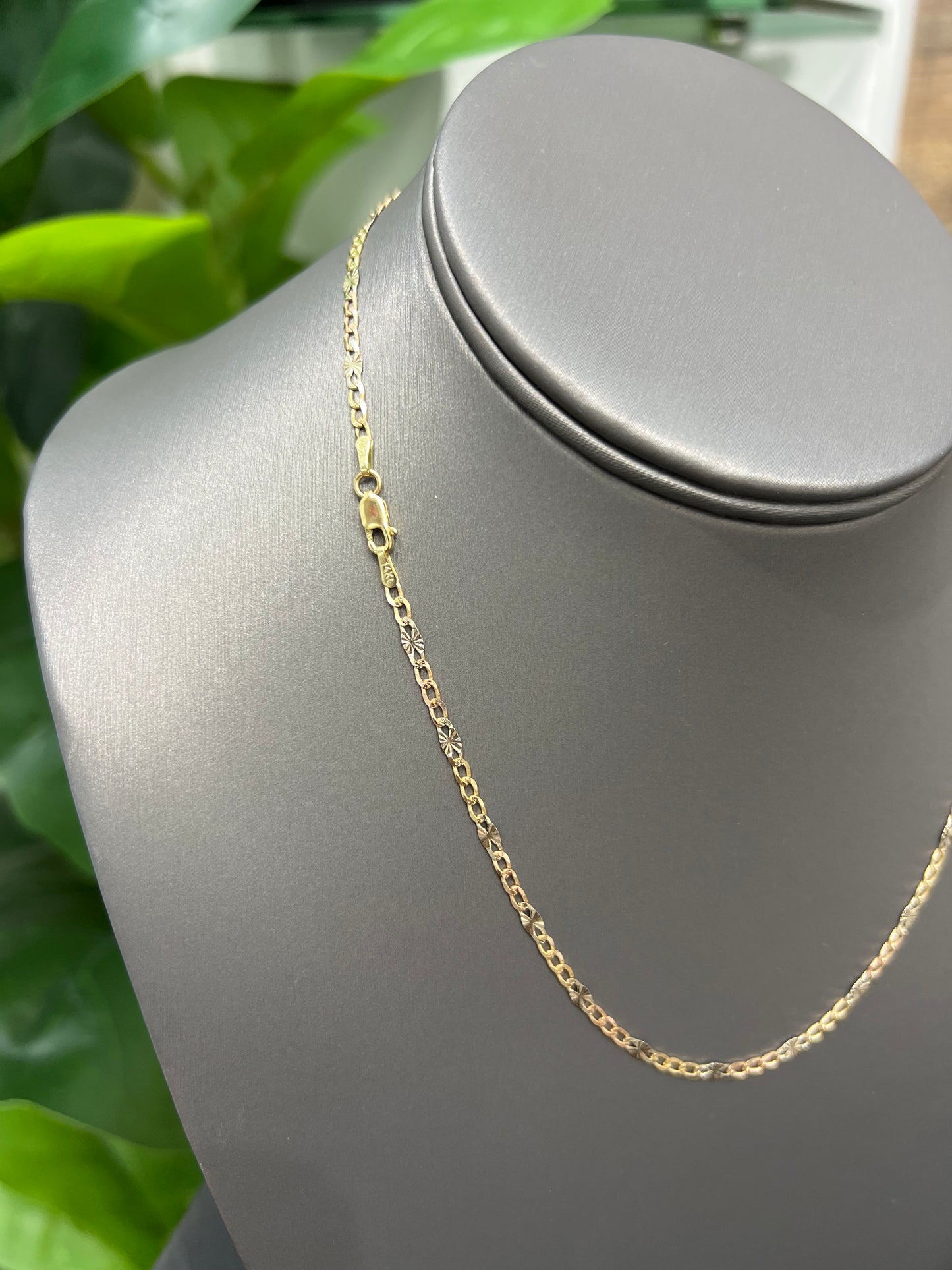 00173-NEW 14K Solid Tri-Tone Figaro chain  (2.27mm).W.G