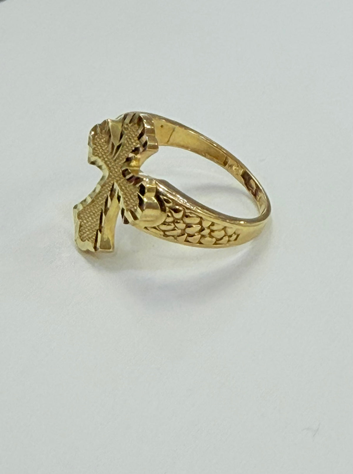 1520- NEW 10K Cross Nugget Fashion Ring W.G
