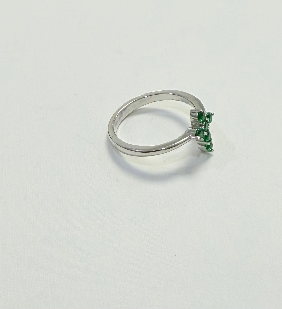 S562- .925 Sterling Silver Green Cz Cross Ring W.G