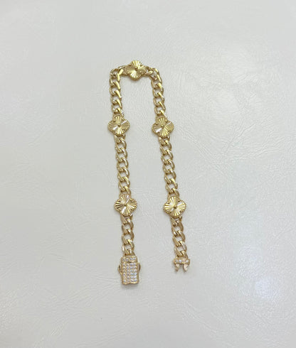 1812- NEW 14K Hollow Gold Trebol Bracelet 7.5” (9.1mm) W.G