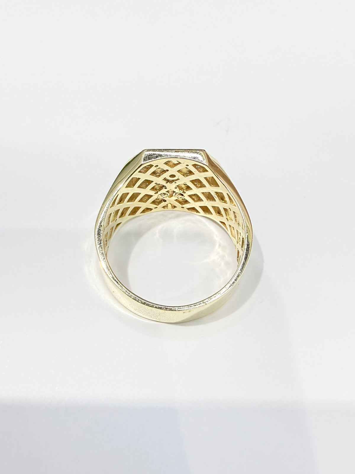 1621- NEW 10K St. Jude Fashion Ring W.G