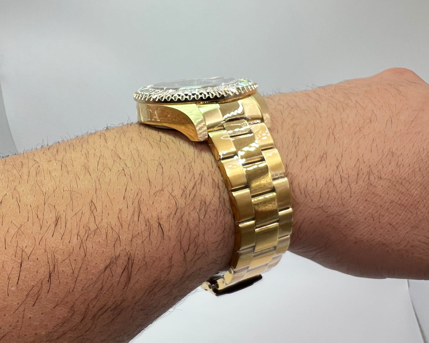 R52- Invicta Cuban Flag Men's Watch Color Gold- 47mm