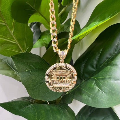 1301- NEW 10K Round the Last Supper Cz Pendant
