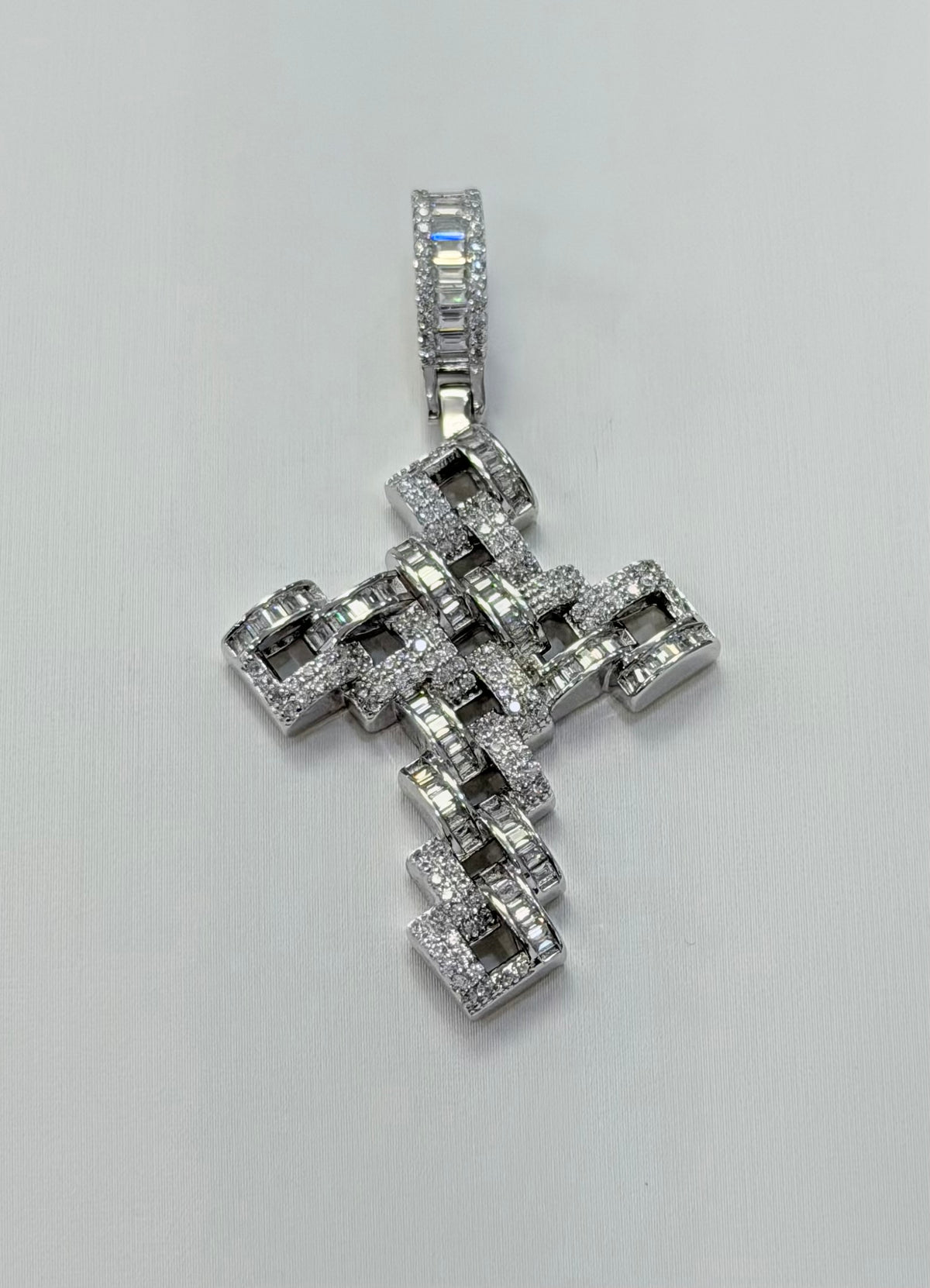 S408-NEW .925 Sterling Silver CZ Link Cross Pendant W.G