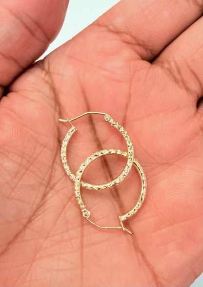 1787-NEW 14K Etched Round Hoop Earrings (20x1.8mm) W.G