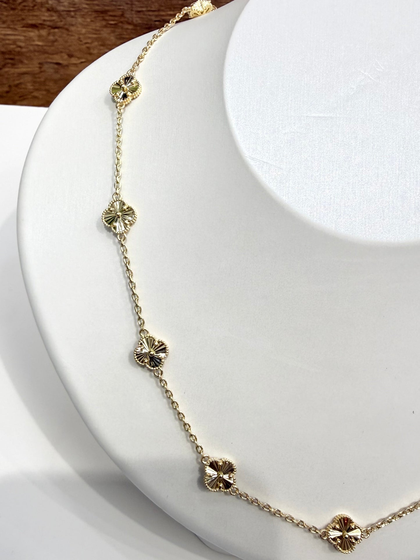 1607- NEW 14K Gold Trebol Necklace 20"+ 1" ext (8mm) W.G