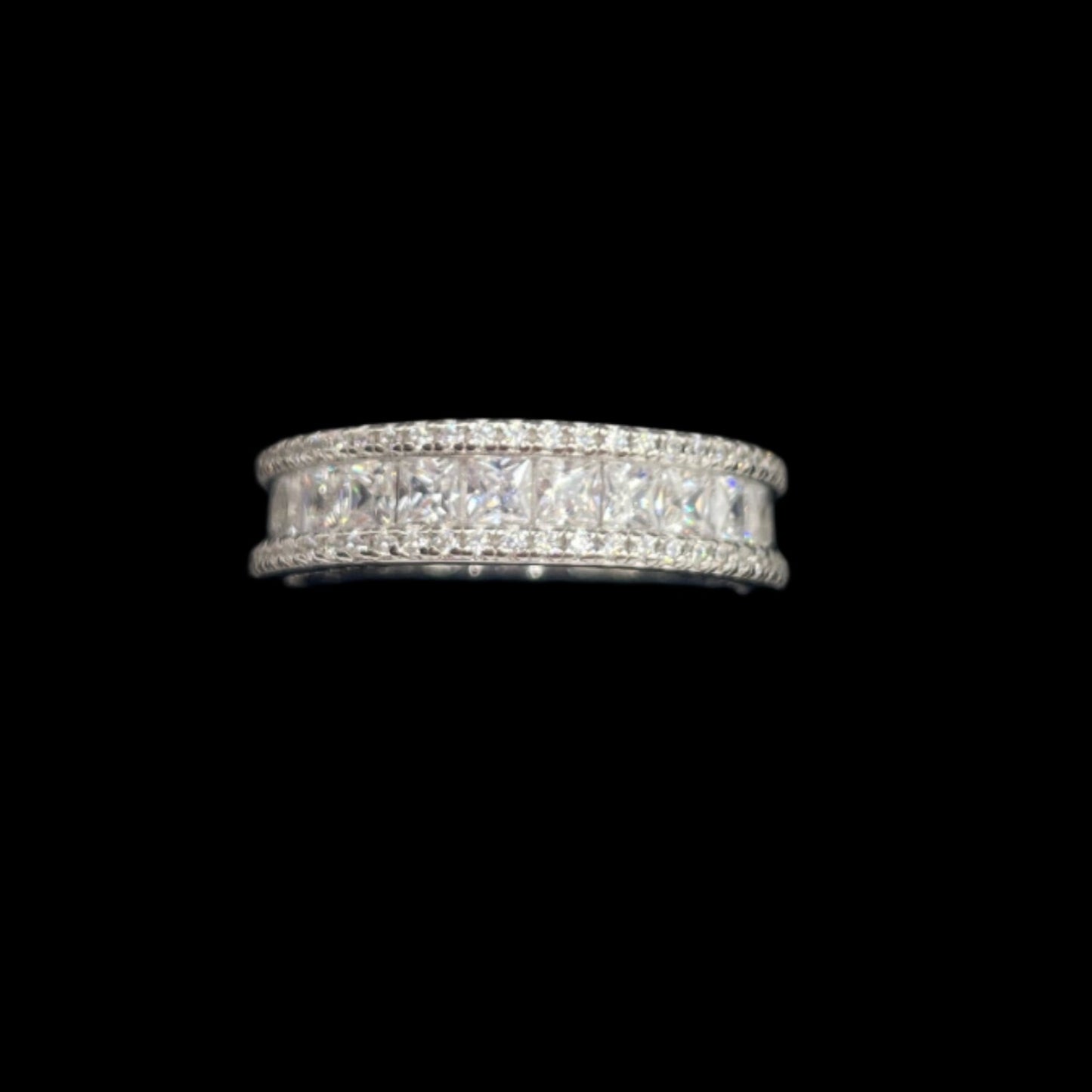 S559- .925 Sterling Silver Band Cz Stones size 7