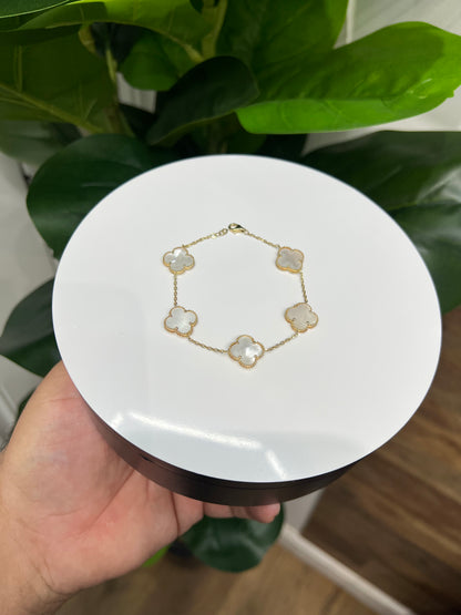 751- NEW 14K White Trebol Bracelet(11.5mm).W.G