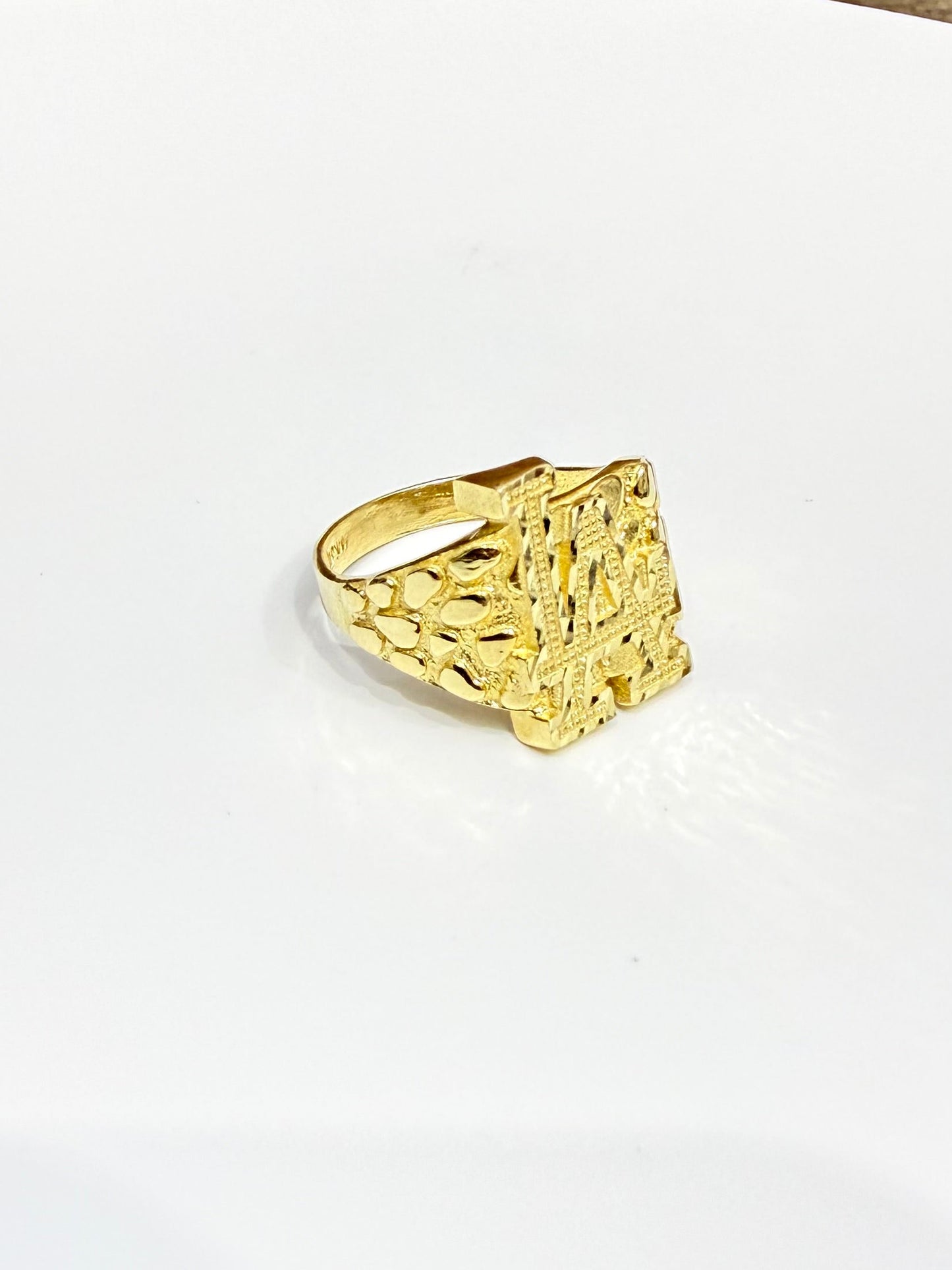 1107- NEW 14K Full Nugget LA Square Ring W.G
