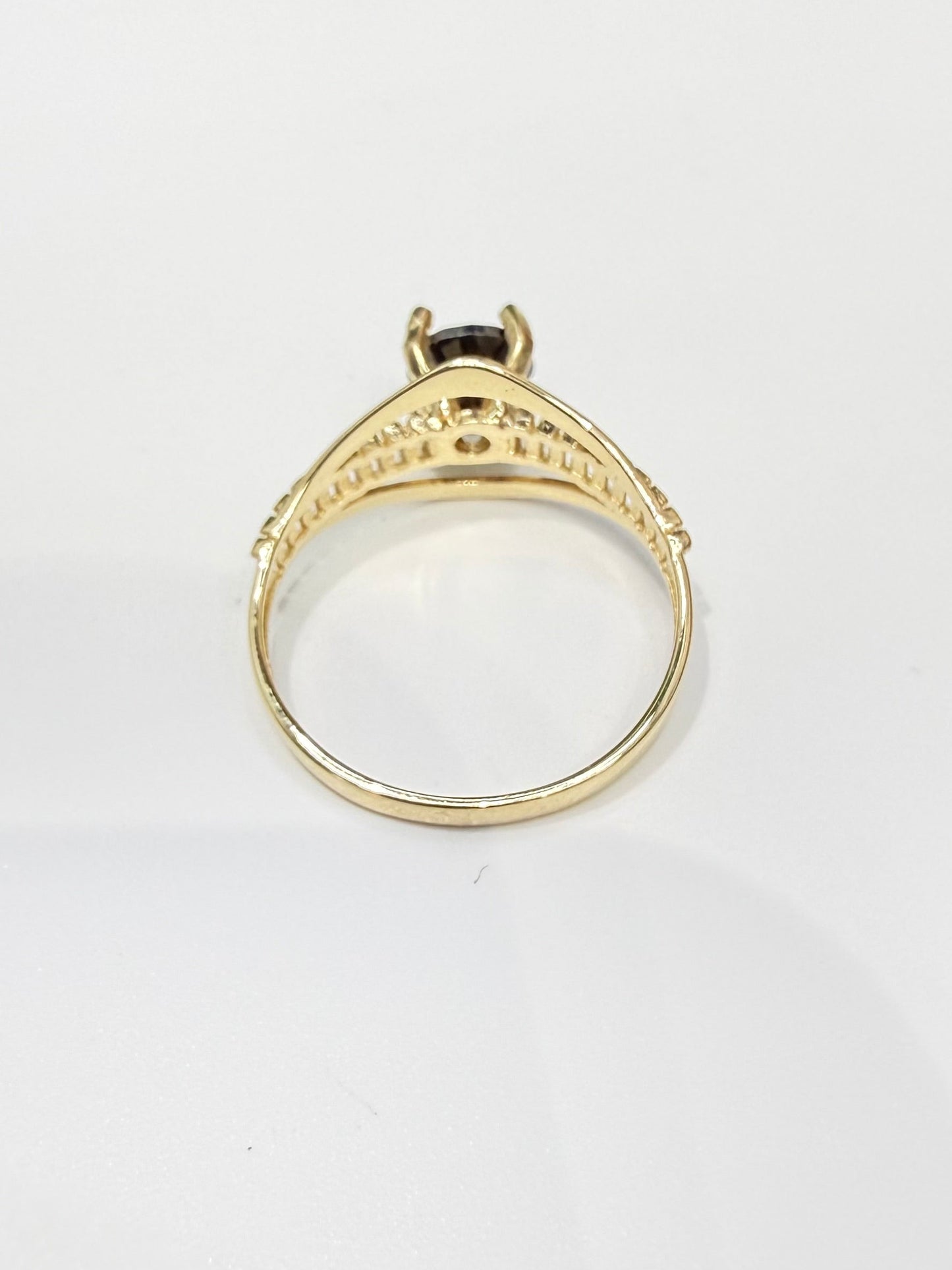 1586- NEW 14K Gold Fashion Black Stone Ring W.G
