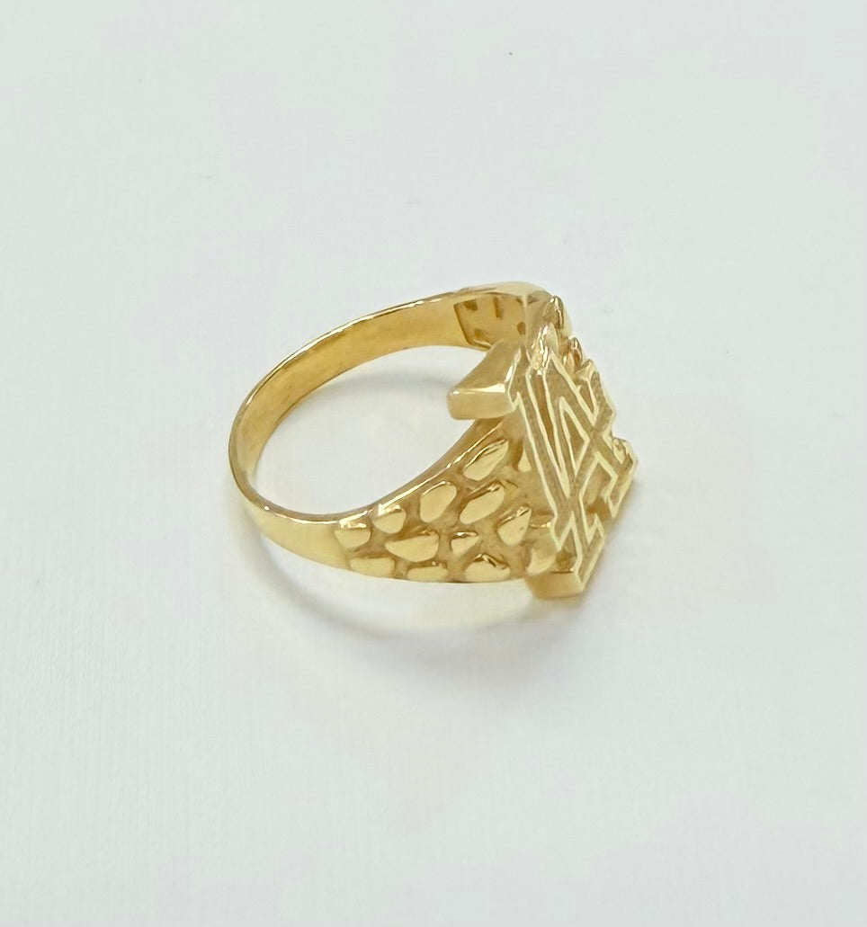 1107- NEW 14K Full Nugget LA Square Ring W.G