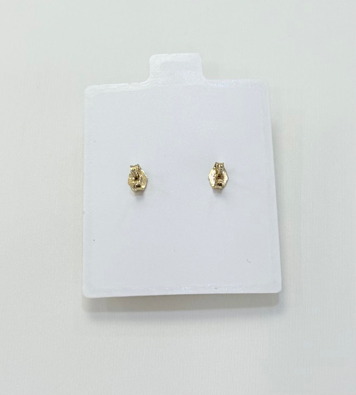 1760- NEW 10K Gold Trebol Stud Earrings (13.6mm) W.G