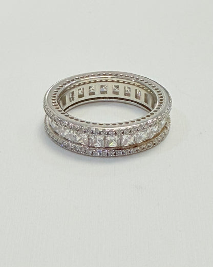 S559- .925 Sterling Silver Band Cz Stones W.G