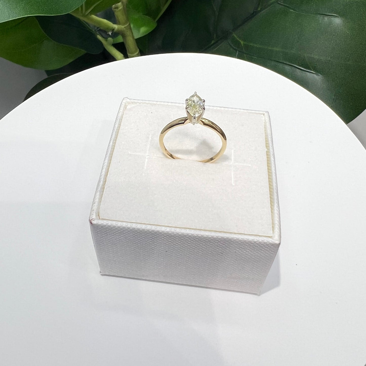 1341- NEW 14K Oval Diamond 💎 Gold Ring W.G