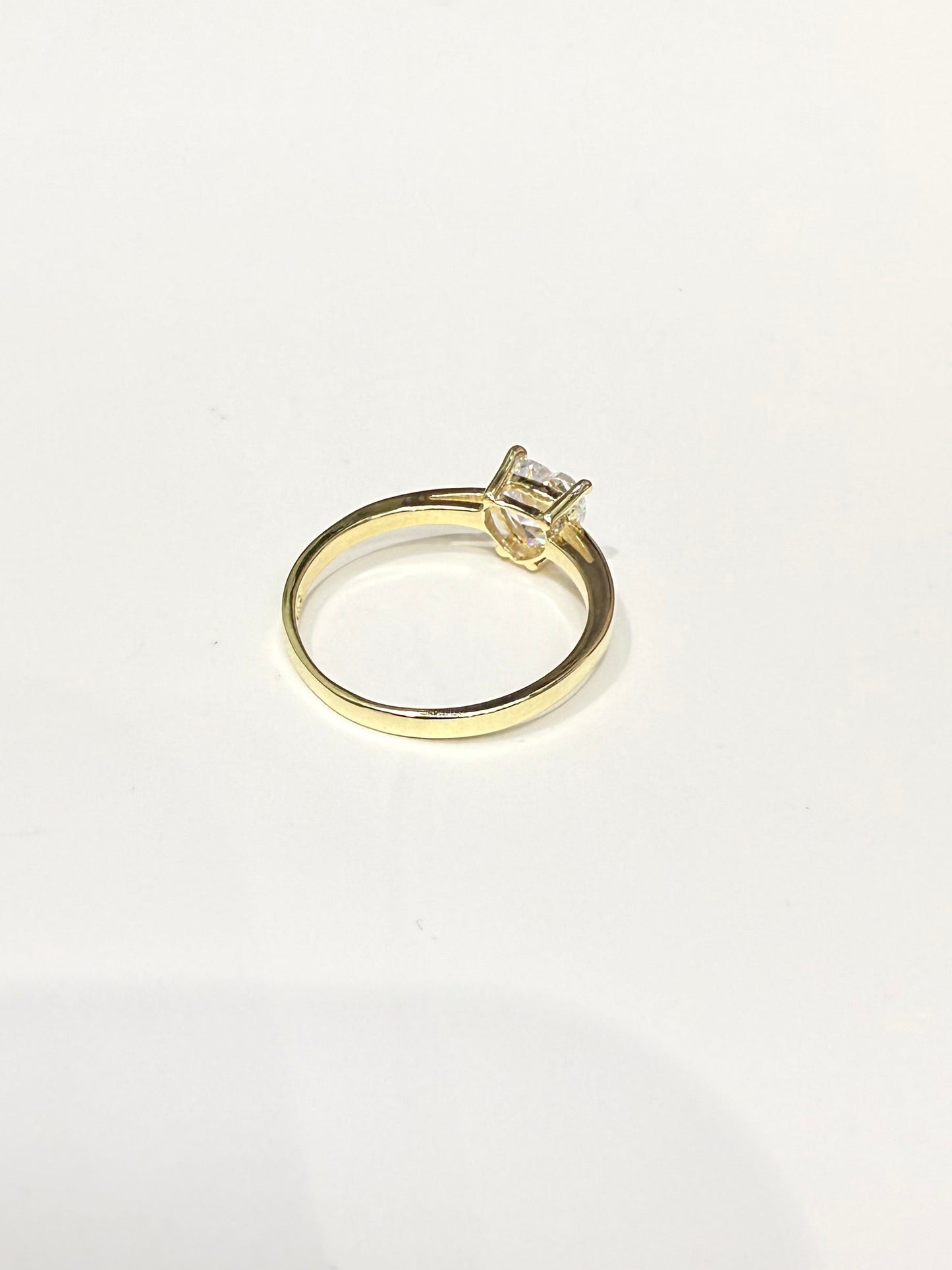 1526- NEW 10K Solitaire Fashion Ring W.G