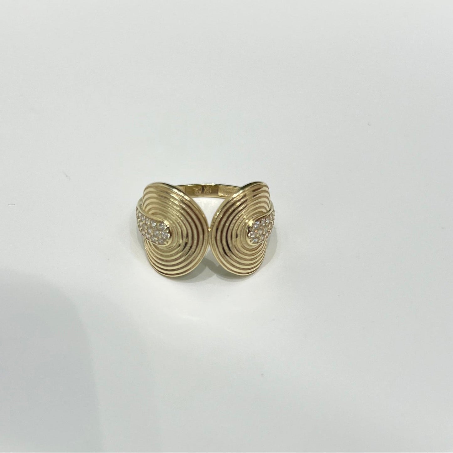 1456- NEW 10K Oval Fancy Women's Ring W.G