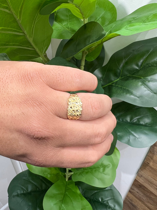 1331- NEW 10K Square Nugget Ring W.G