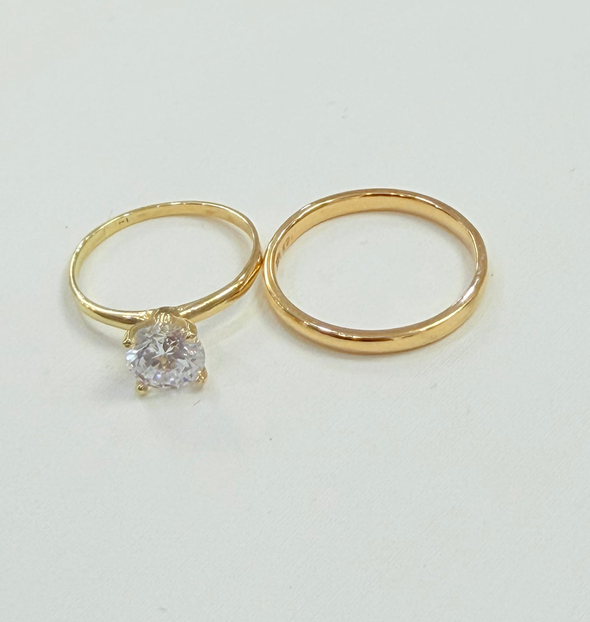 1127- NEW 14K Gold Solitaire Wedding Ring Set W.G