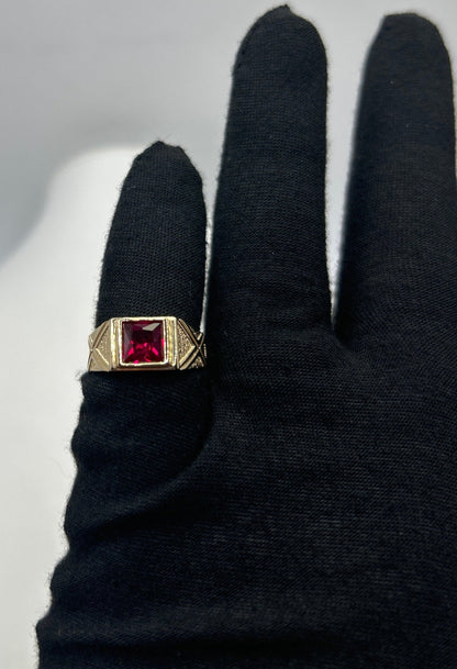 872- NEW 14K Square Red Stone Ring