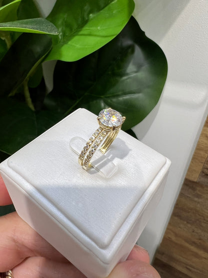 1640- NEW 10K Gold Thin Wedding Ring Set W.G