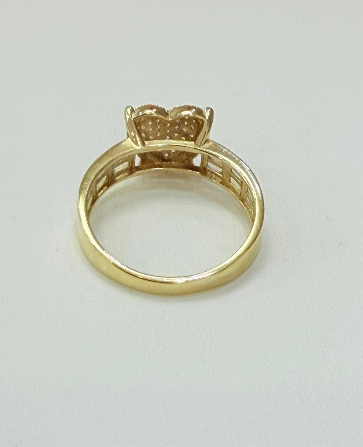 1387- NEW 14K Gold Heart Baguette Cut & Cz Ring W.G