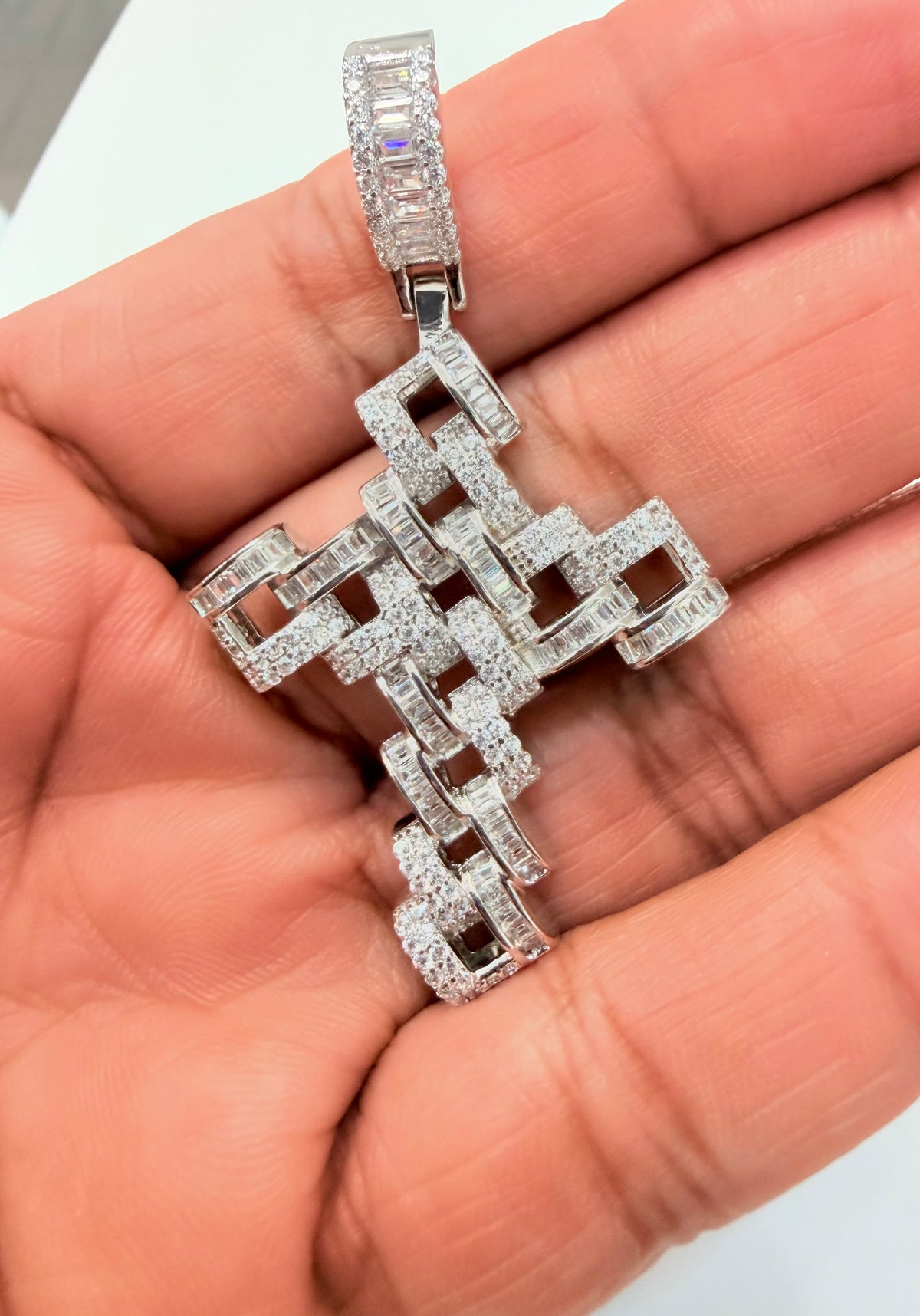 S408-NEW .925 Sterling Silver CZ Link Cross Pendant W.G