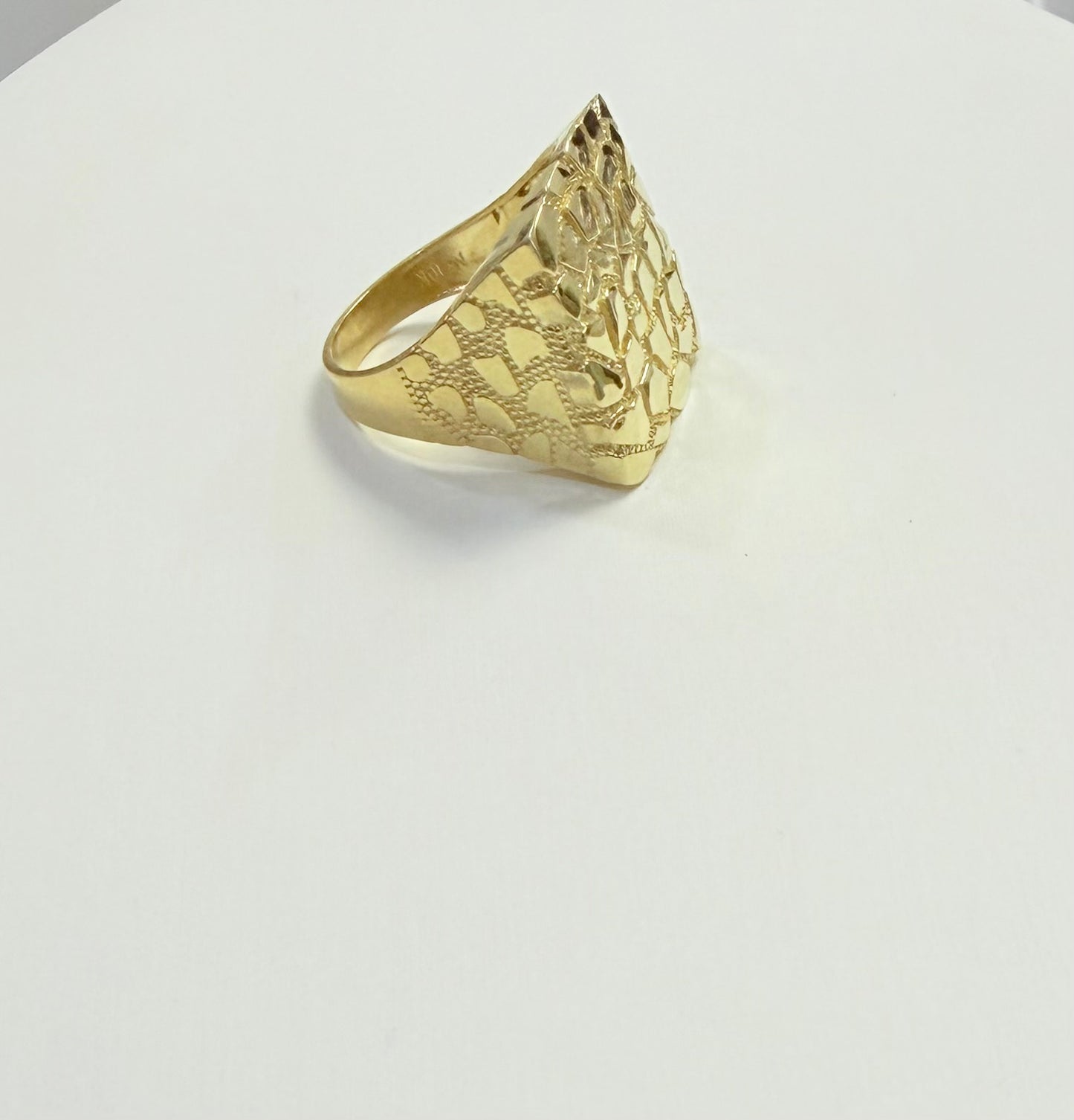 1698- NEW 10K Square Nugget Men Ring W.G