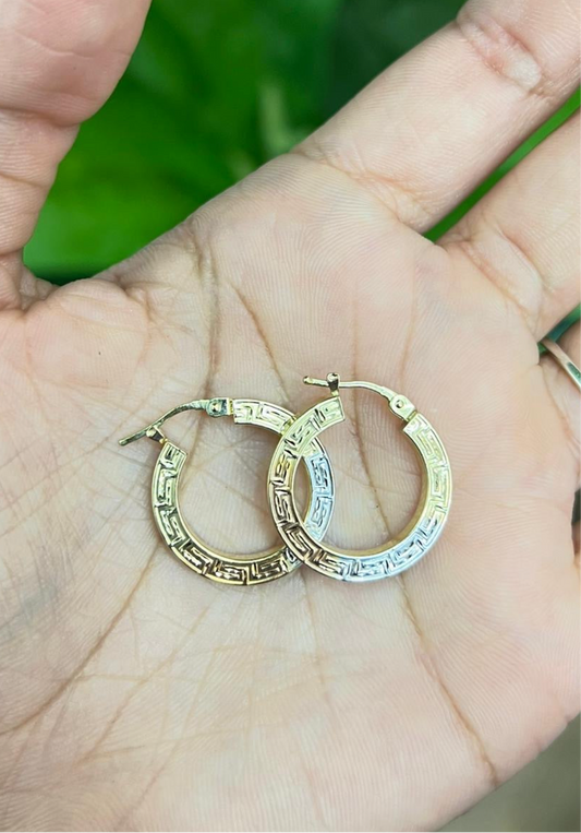 **381- Pendientes de aro Versace Design de 14 quilates en tricolor