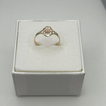 876- NEW 14K NEW Centered Flower Ring (W.G)