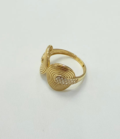 1456- NEW 10K Oval Fancy Women's Ring W.G