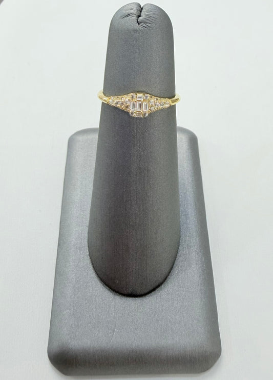 1835- NEW 14K Thin Cz Fashion Ring W.G