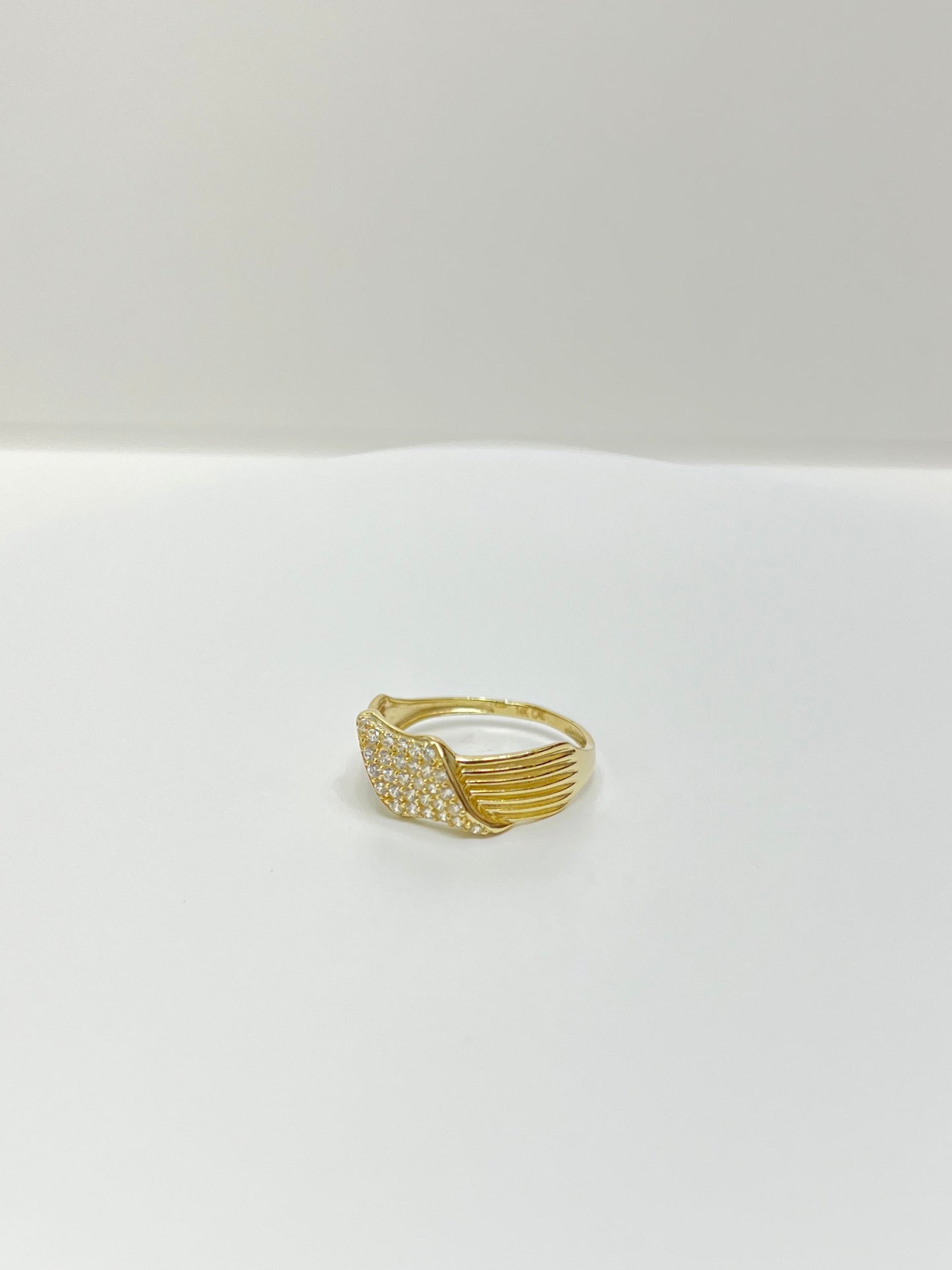 1481- NEW 14K Gold Classic Women's Ring W.G