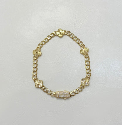 1812- NEW 14K Hollow Gold Trebol Bracelet 7.5” (9.1mm) W.G