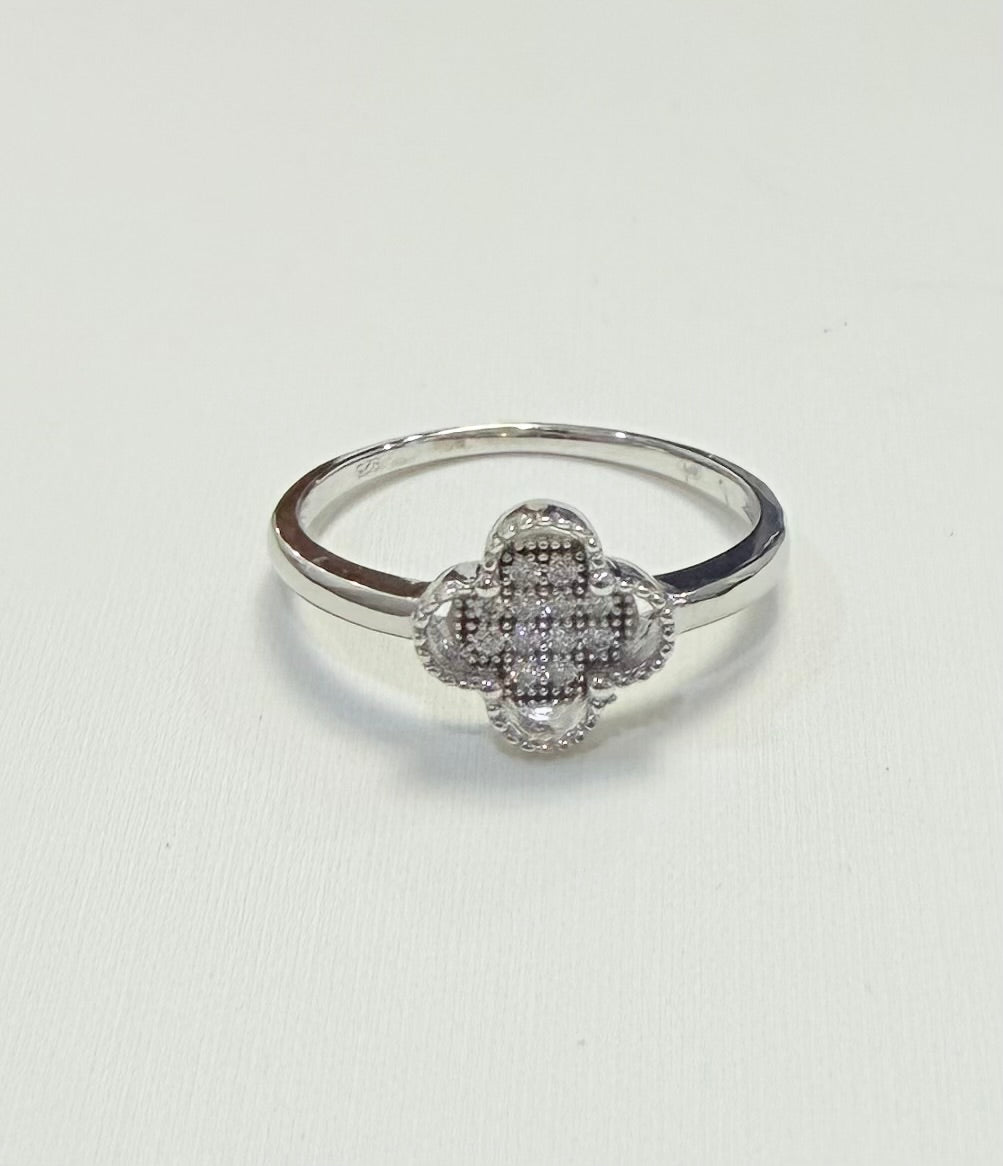 S798- NEW .925 Clover Sterling Silver Ring W.G