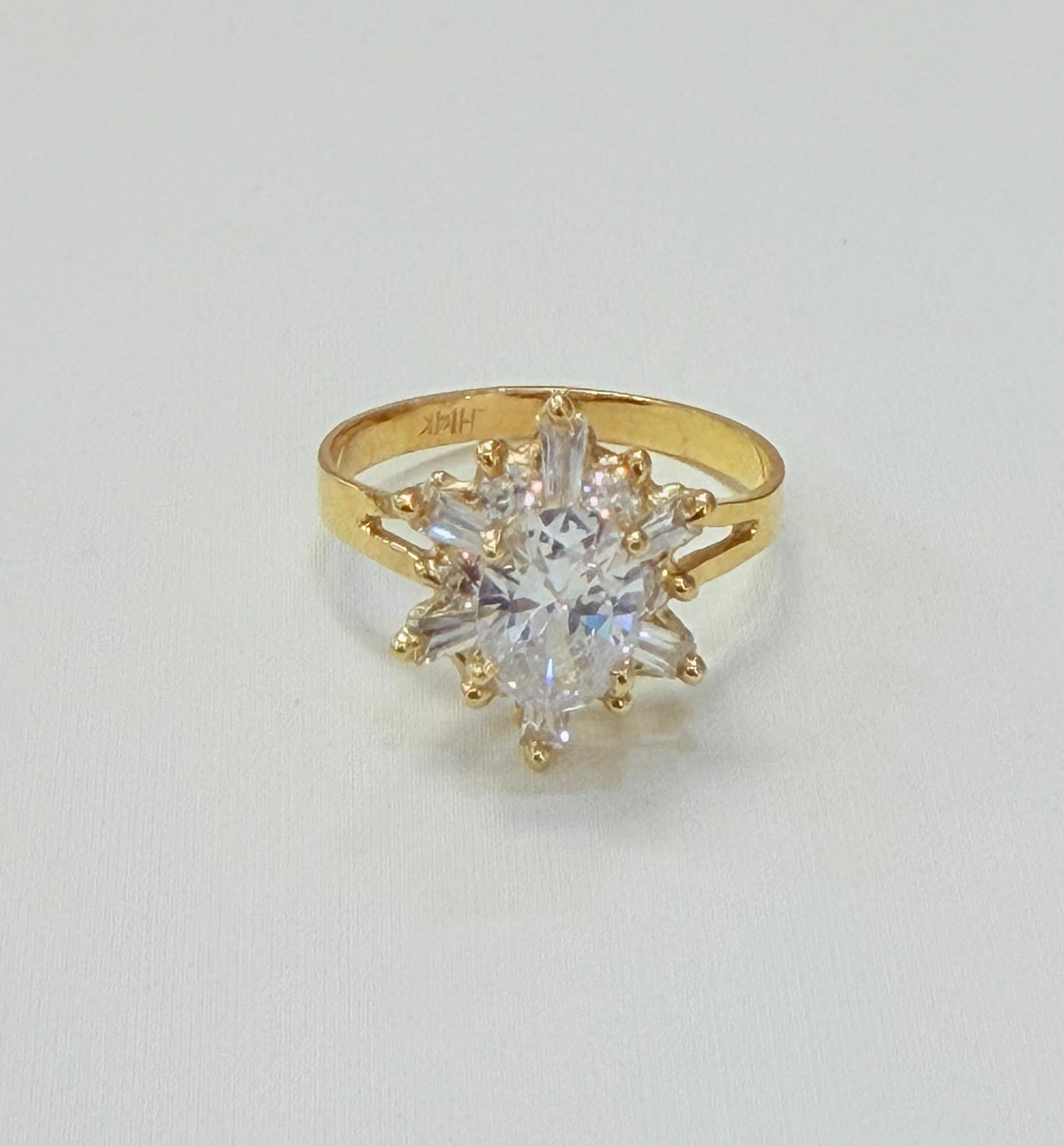 501- NEW 14K Gold Cubic Zirconia Star Ring W.G