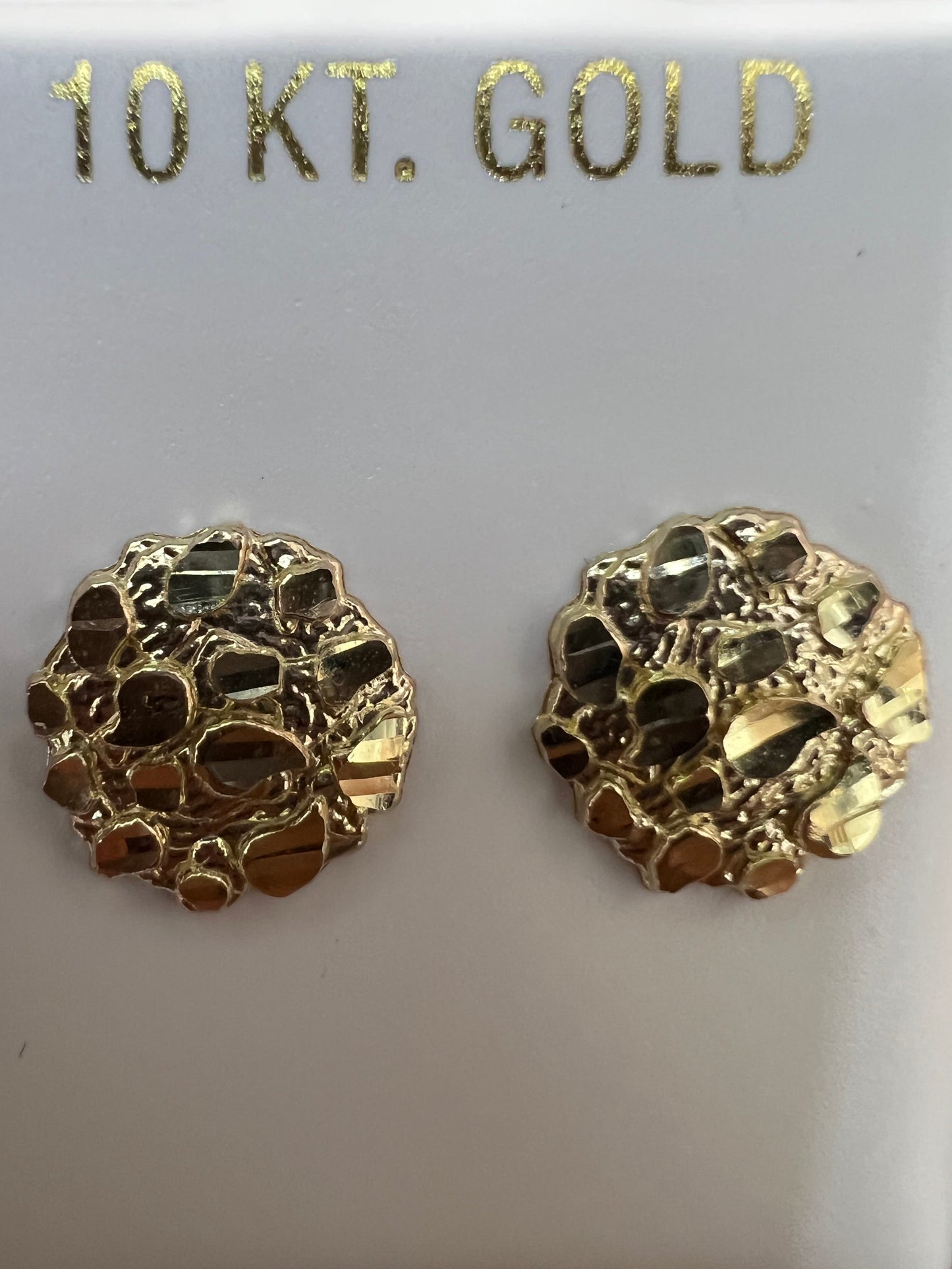 1665- NEW 10K Round Nugget Diamond Cut Stud Earrings (11.8mm) W.G
