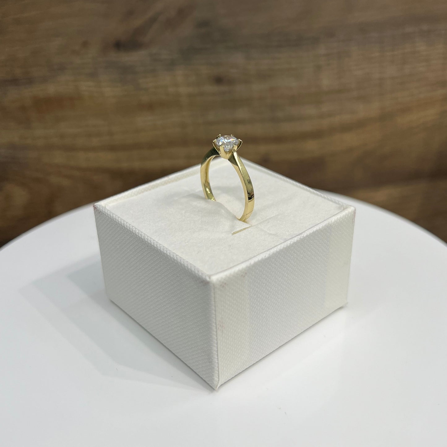 1276- NEW 10K Solitaire Wedding Ring W.G