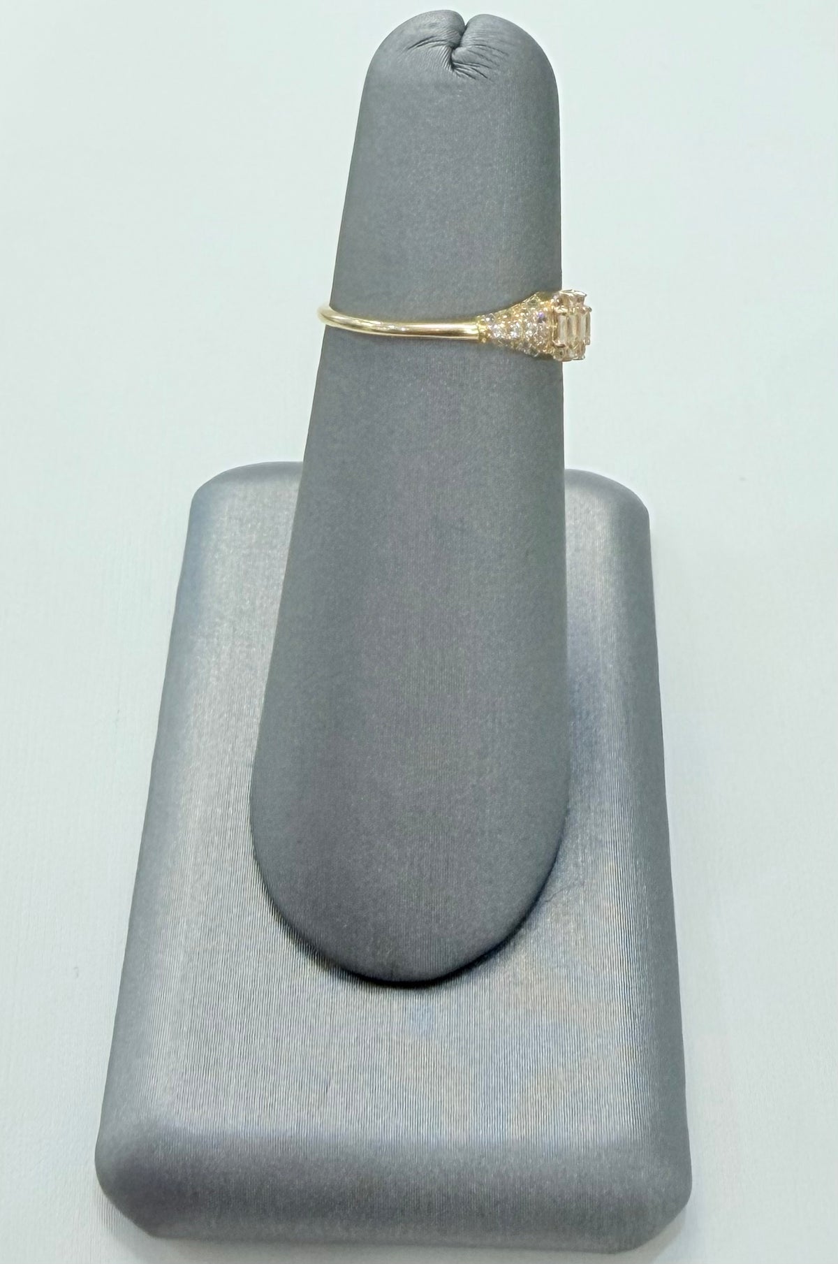 1835- NEW 14K Thin Cz Fashion Ring W.G