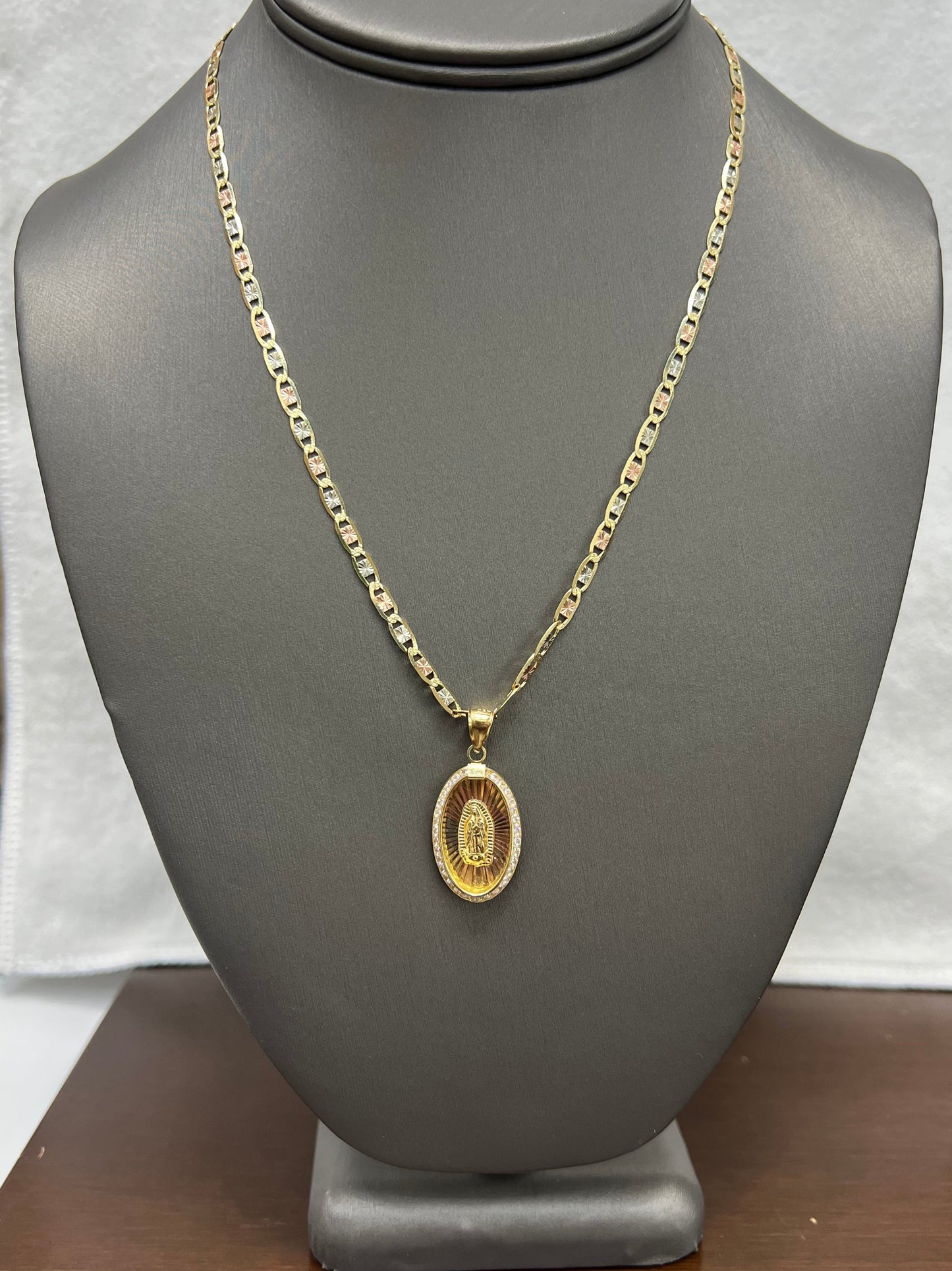 C39- NEW 14K Tri Tone Valentino Chain 18” (3.4mm) & Our Lady of Guadalupe Pendant Set W.G