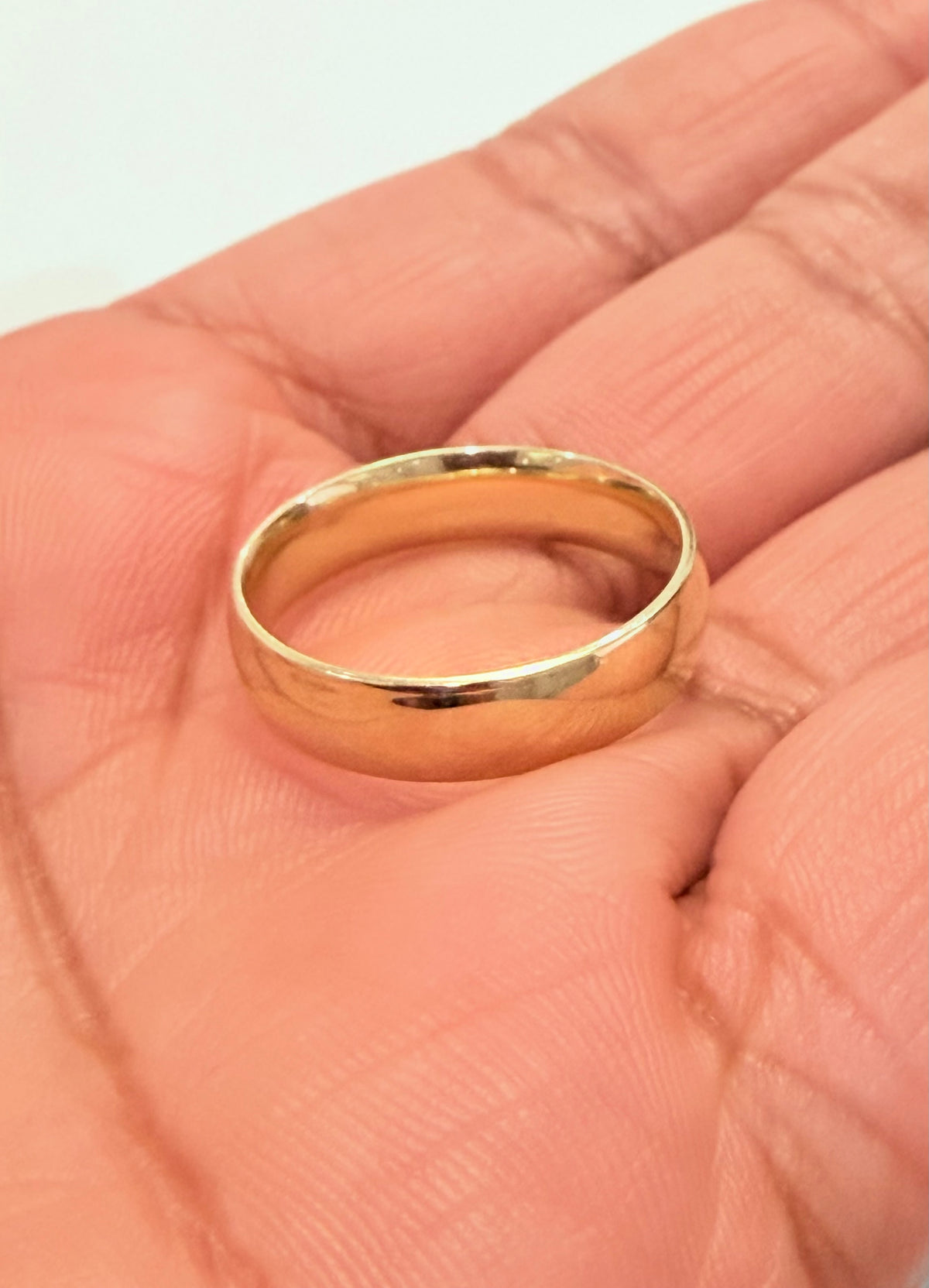 1684- NEW 14K Gold Wedding Band Ring W.G