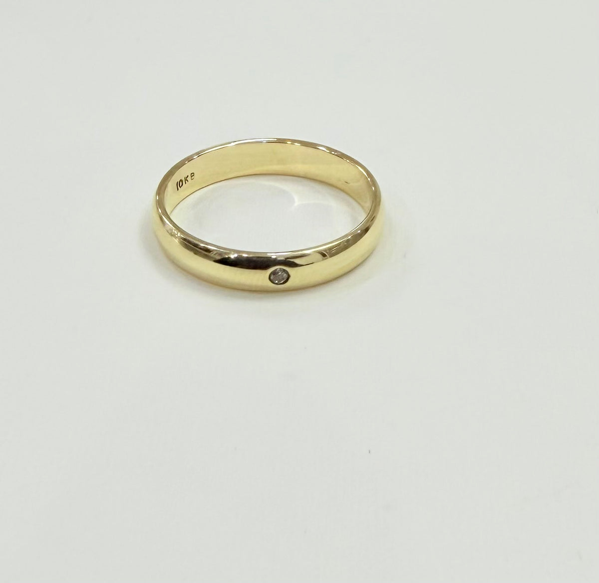 1752- NEW 10K Wedding Ring Band W.G