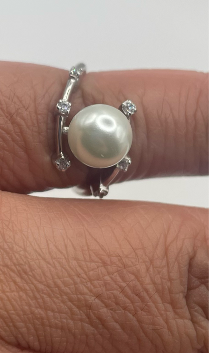 S795- Imitation Pearl Fashion Ring Sz 5