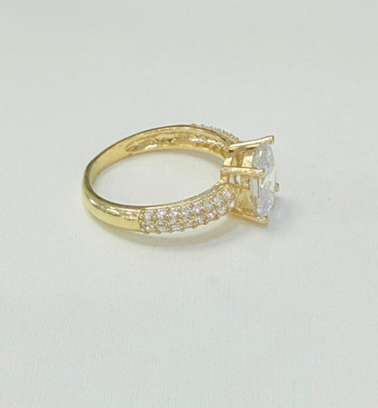 1736- NEW 10K Oval Cz Engagement Ring W.G