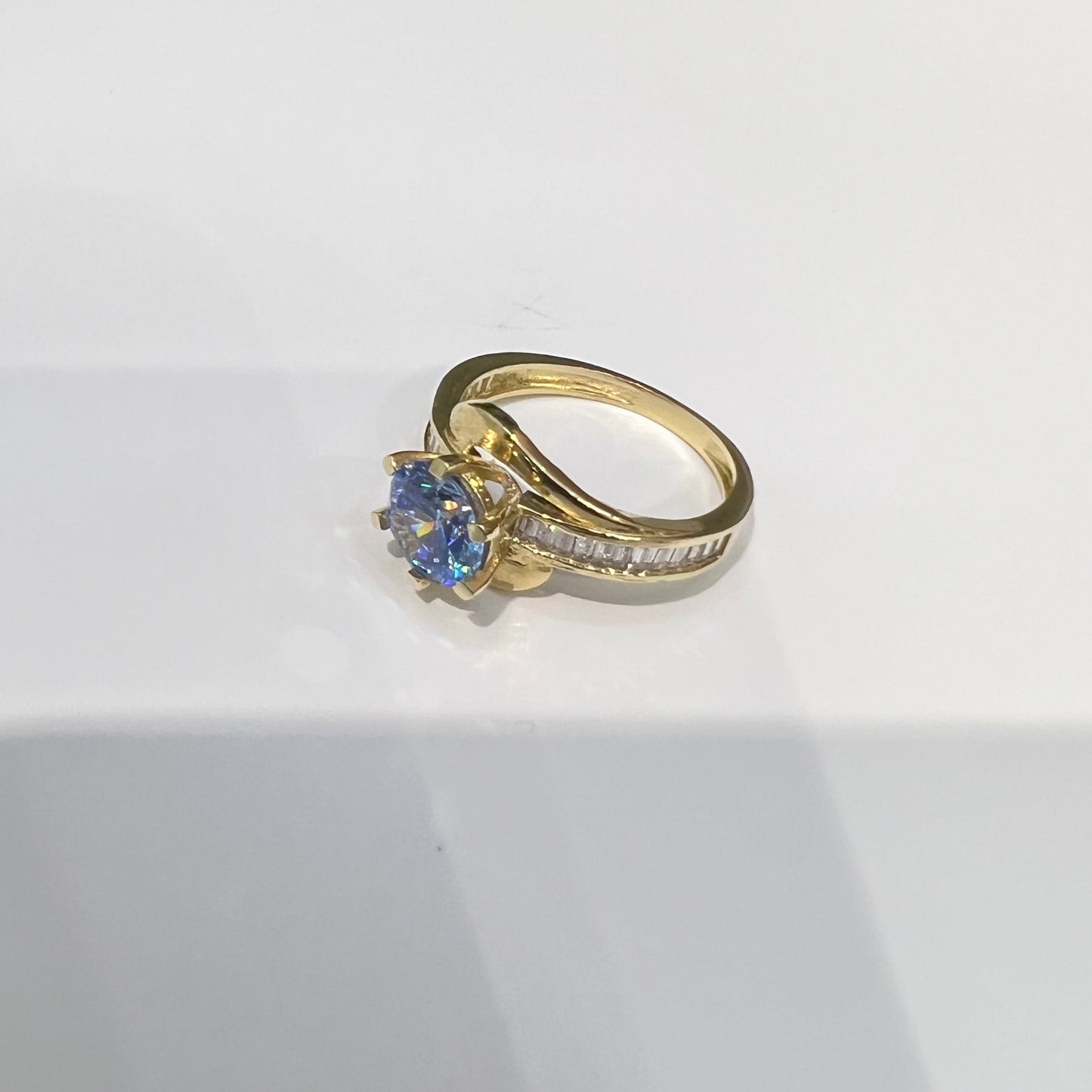 1641- NEW 10K Aquamarine Fashion Ring W.G