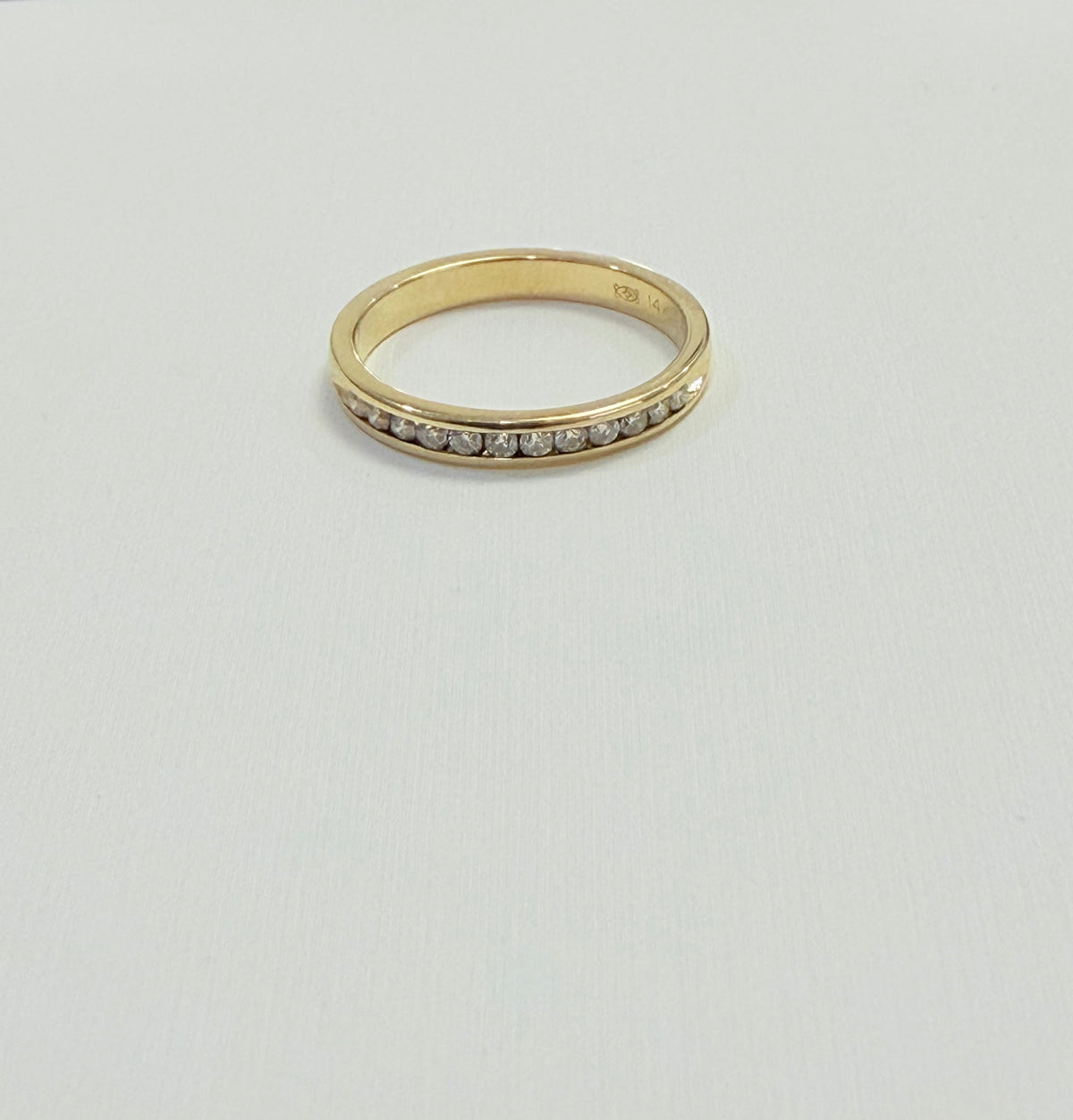 1688- NEW 14K Thin Diamonds Wedding Band W.G