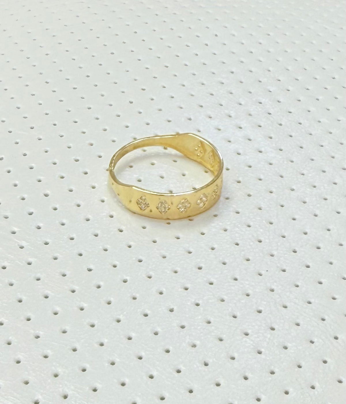 1806- NEW 14K Wedding Band Ring W.G