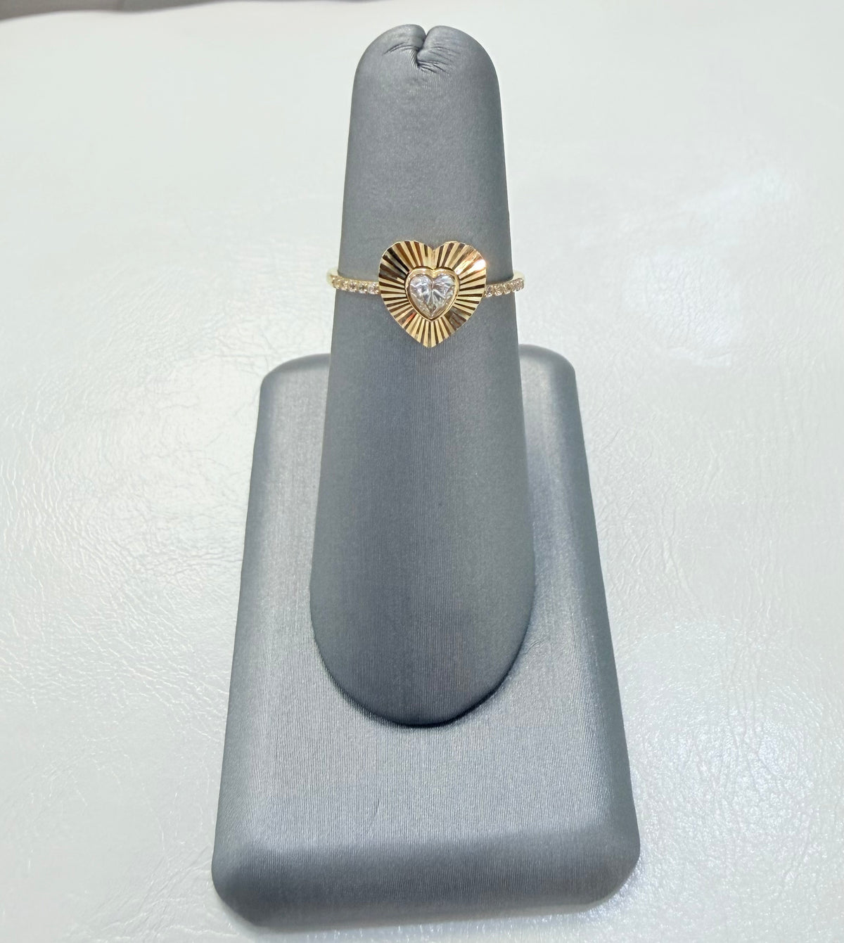 1826- NEW 10K Heart Thin Women’s Ring W.G