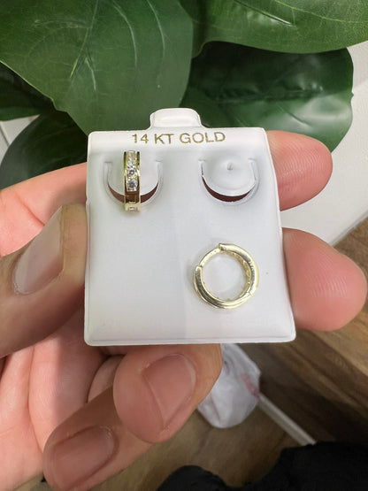 1091- NEW 14K Clear CZ Huggie Hoop Earrings (3x11.3mm) W.G
